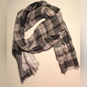 BW plaid fashion scarf